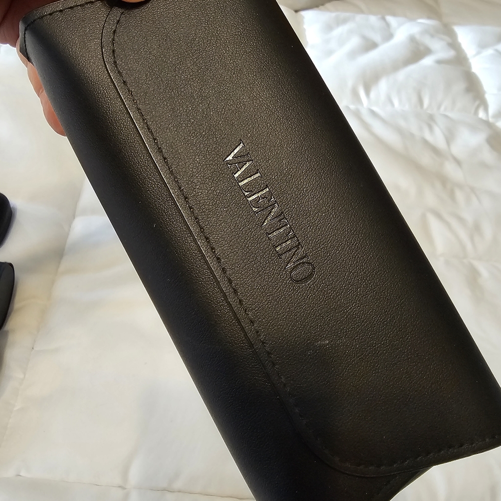 Empty eyeglass case